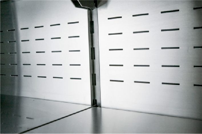 the interior and shelves in stainless steel in multideck refrigerated displays